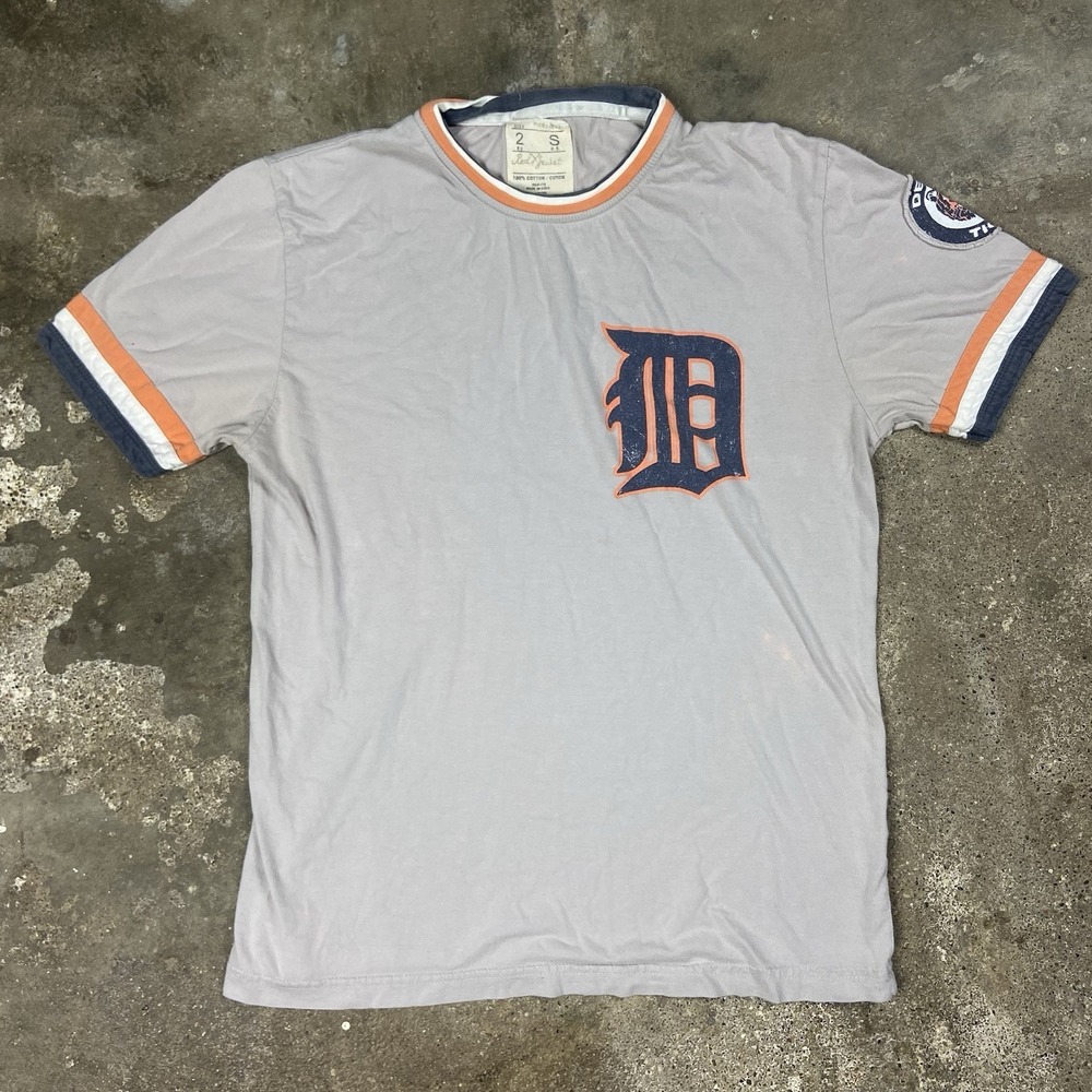 Vintage Detroit Tigers T-shirt Size Small Gray Embroidered Baseball MLB Logo